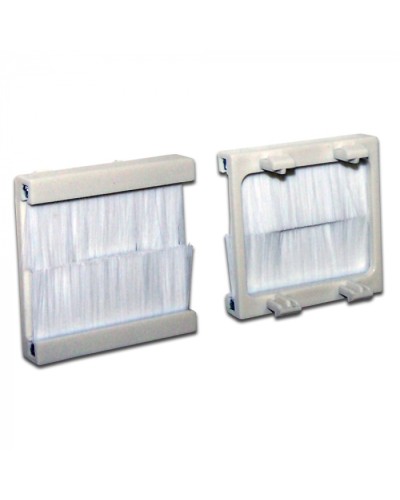 Вставка с черным щеточным вводом, 45х45 LANMASTER (LAN-SIP-23BR-BK) в Москве Коннекторы ВО Pintop.ru