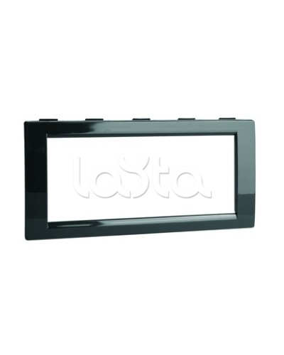 Рамка универсальная на 4 модуля, цвет чёрный DKC F00013B в Москве Аксессуары для стоек и шкафов Pintop.ru