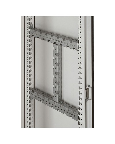 Траверс многофункциональный Legrand 048033 в Москве Аксессуары для стоек и шкафов Pintop.ru